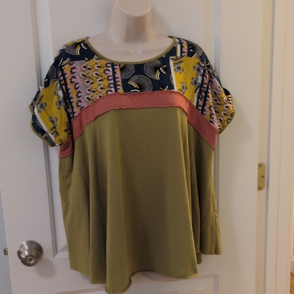 easel Tops - easel Floral Swing Top